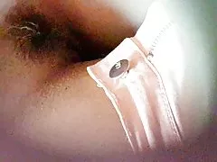 Coño peludo de la joven beatuful de voyeur