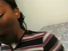 Muchacha negra peluda
