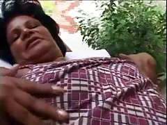abuela negra antigua año 54 que Vanessa le encanta chupar y follar bbc