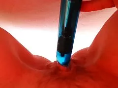 Mi coño muy mojado con pequeño dildo