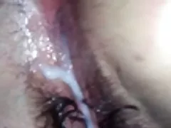 Creampie en el coño peludo