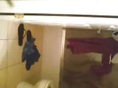 Melina tomando una ducha 2