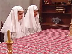 Roberto ribot en monjas que se divierten