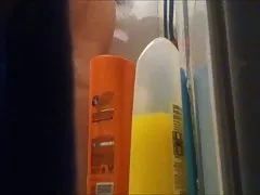 Mamá desnuda cogido en la ducha por cam oculto